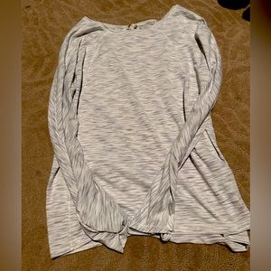 GUC lululemon long sleeve. Unsure of name. Size 10.